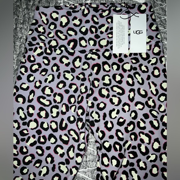 UGG Saylor Leggings- Size Small NWT - Picture 2 of 3